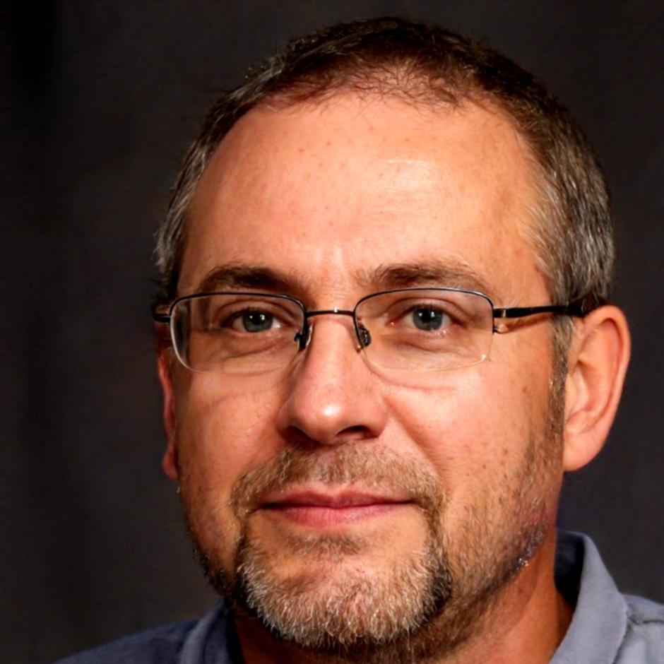 Porträt von Alessio Marchetti, Bildungsbeauftragter und Moderator