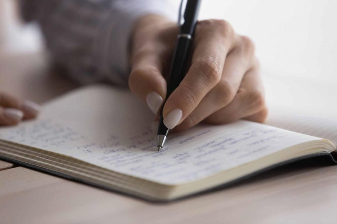 Praktische Anwendung von Finanzwissen durch Unternehmensanalyse